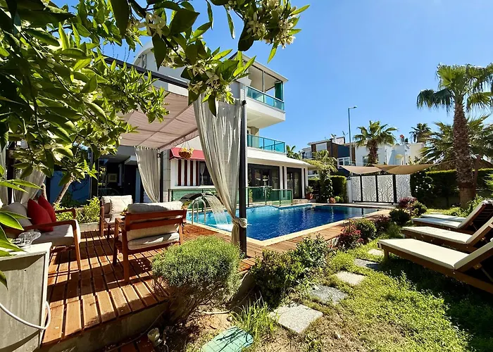 Villa Annabell1 With Swimming Pool And Jacuzzi, 3 Floors