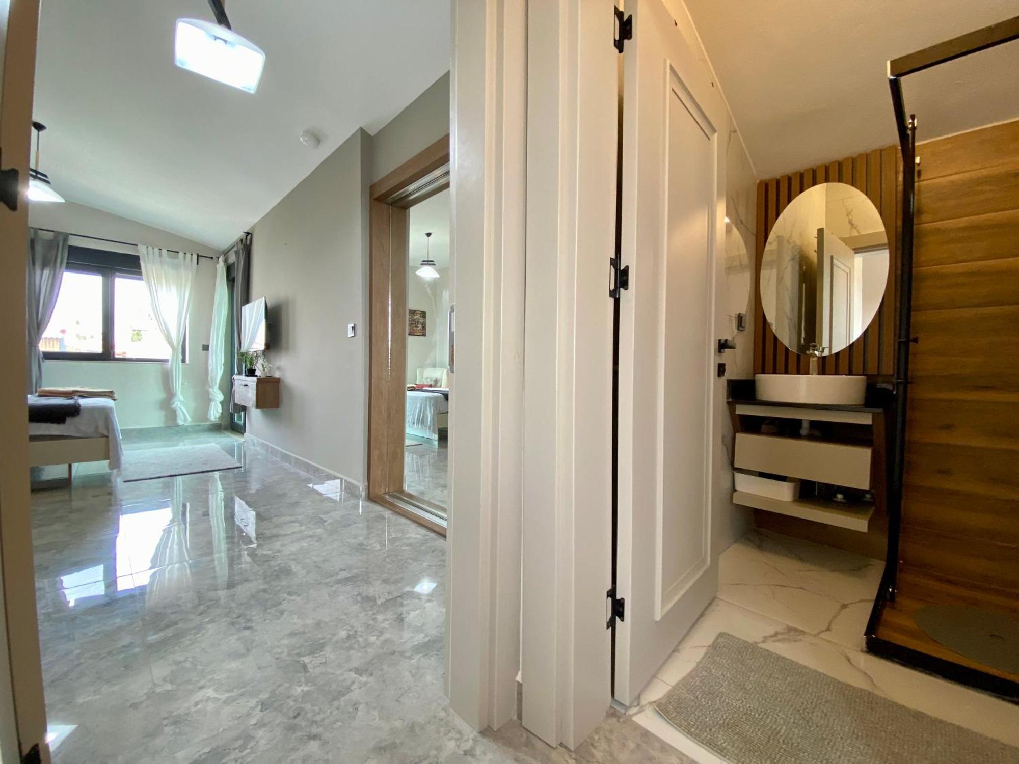 Villa Annabell1 With Swimming Pool And Jacuzzi, 3 Floors *