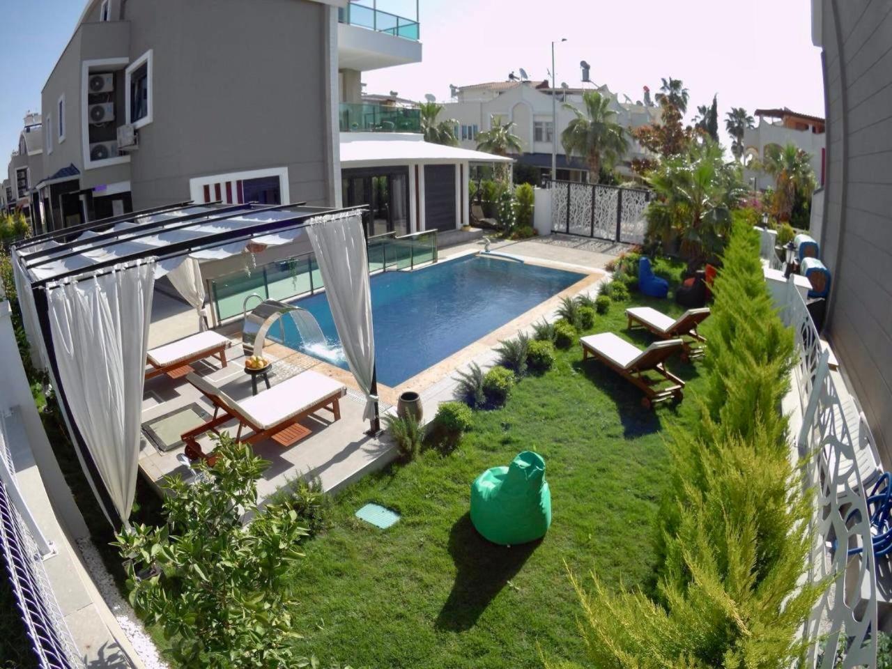Villa Annabell1 With Swimming Pool And Jacuzzi, 3 Floors