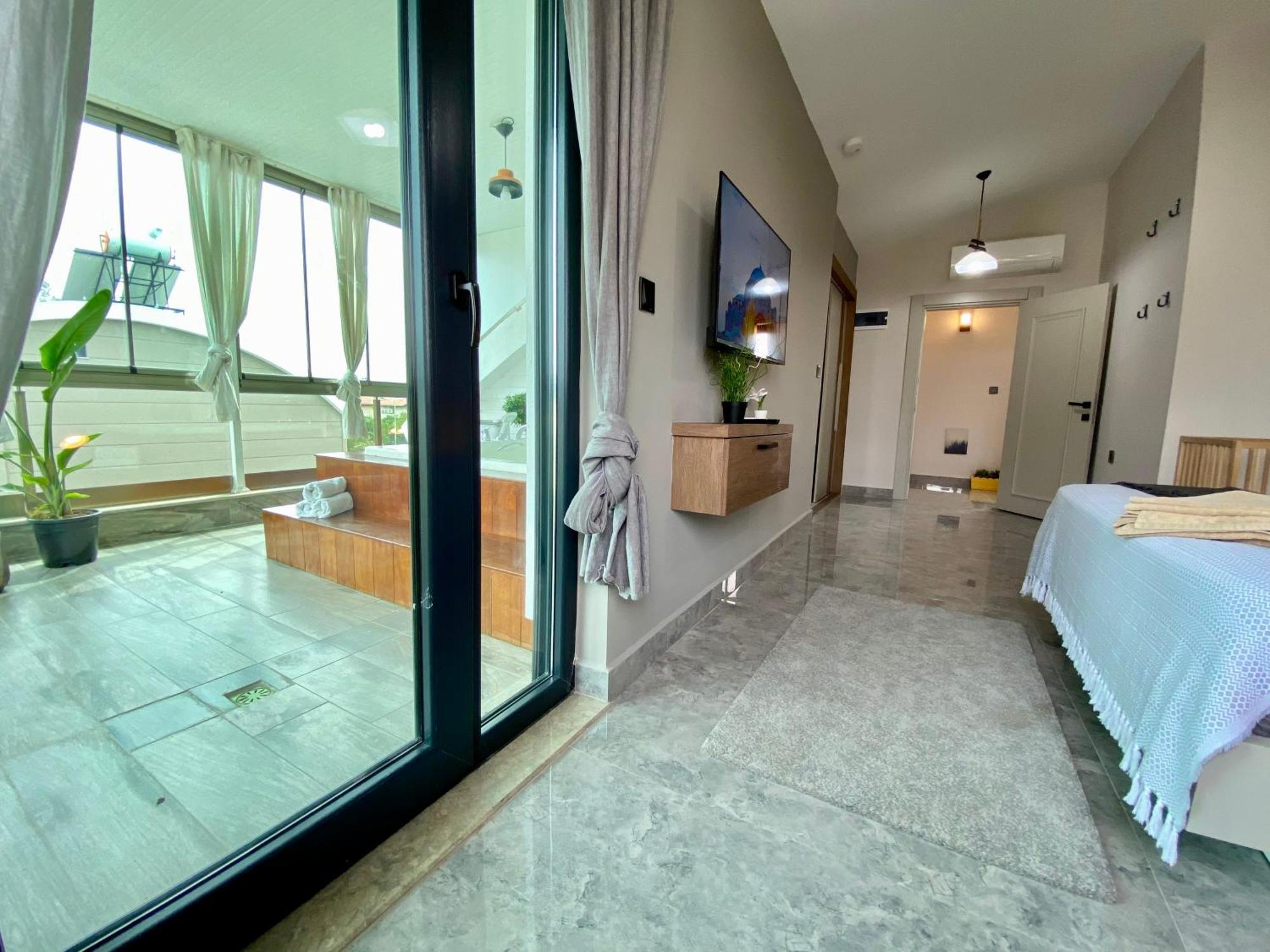 Villa Annabell1 With Swimming Pool And Jacuzzi, 3 Floors *