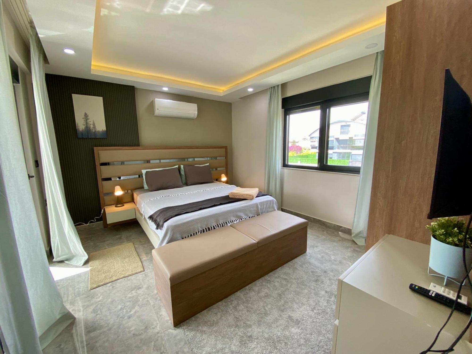 Villa Annabell1 With Swimming Pool And Jacuzzi, 3 Floors