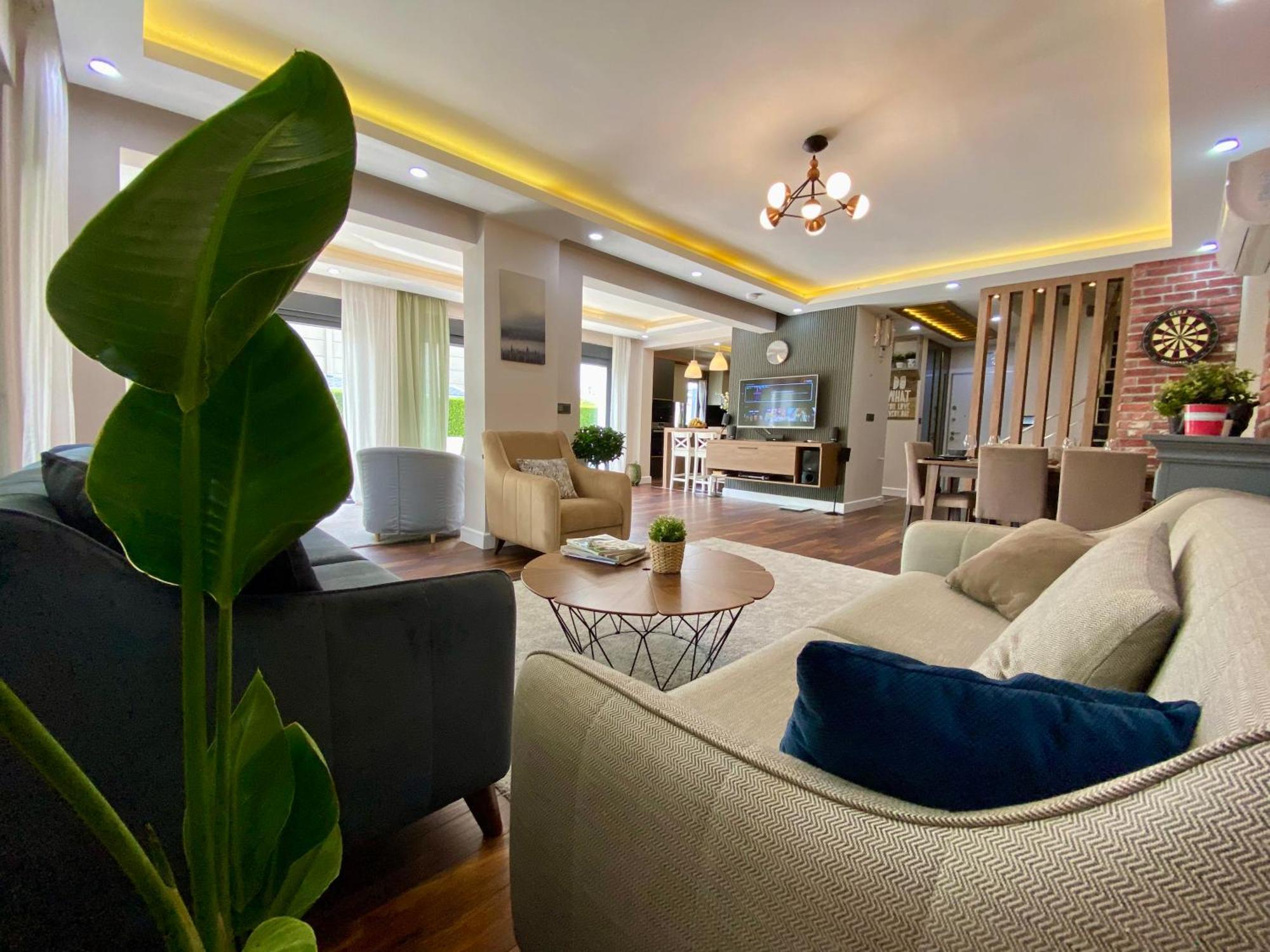 Villa Annabell1 With Swimming Pool And Jacuzzi, 3 Floors *