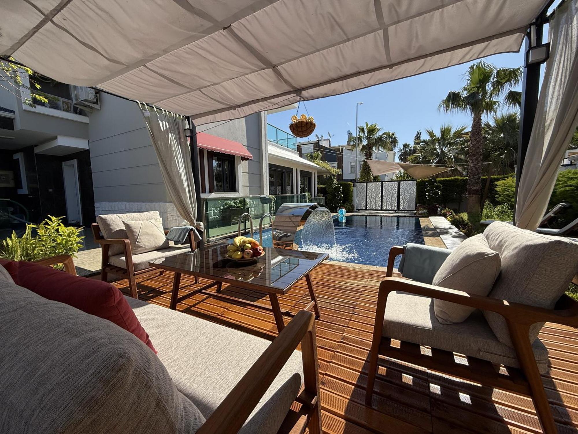 Annabell1 With Swimming Pool And Jacuzzi, 3 Floors Villa